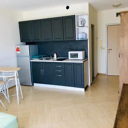 Immaculate 1-Bed Apartment In Ravda Apartment
